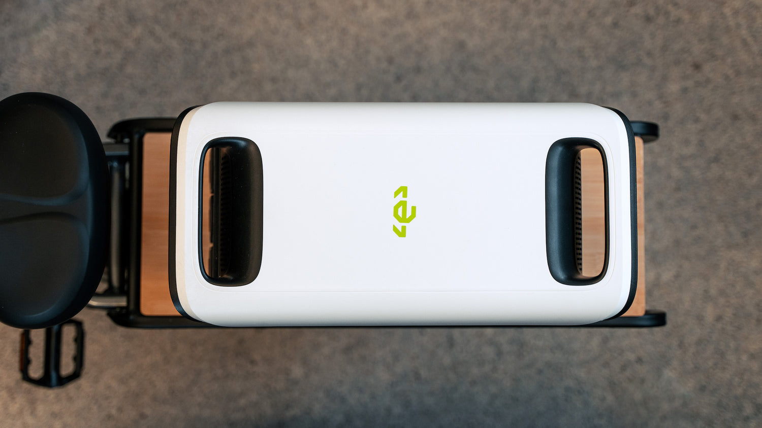 best-porable-power-station-with-minimalist-design